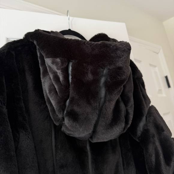 ALO Yoga Knock Out Faux Fur and Leather Hooded Oversized Jacket Coat Black - Picture 8 of 14